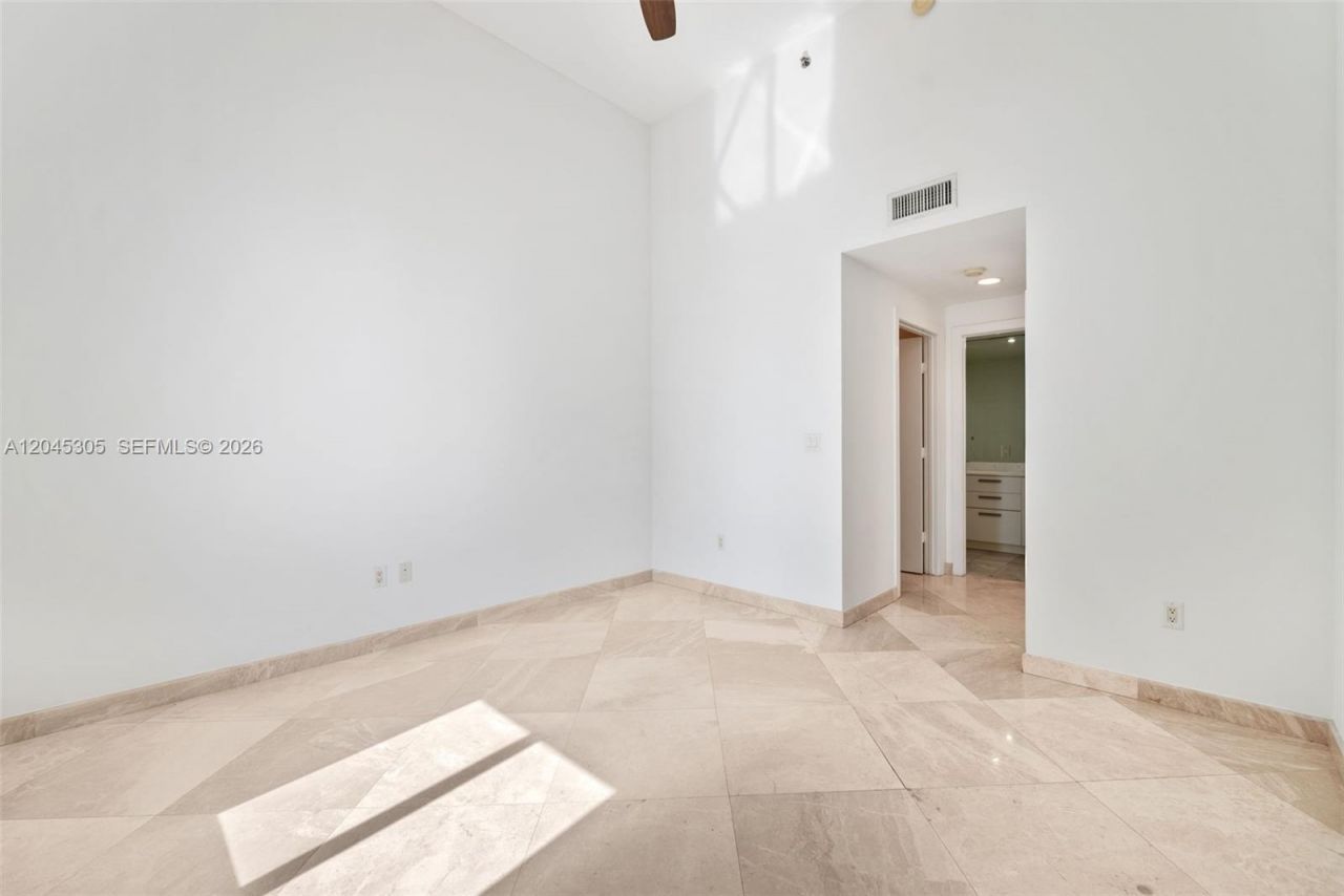 1050 Brickell Ave , Unit 3314, Miami, FL 33131 Photo