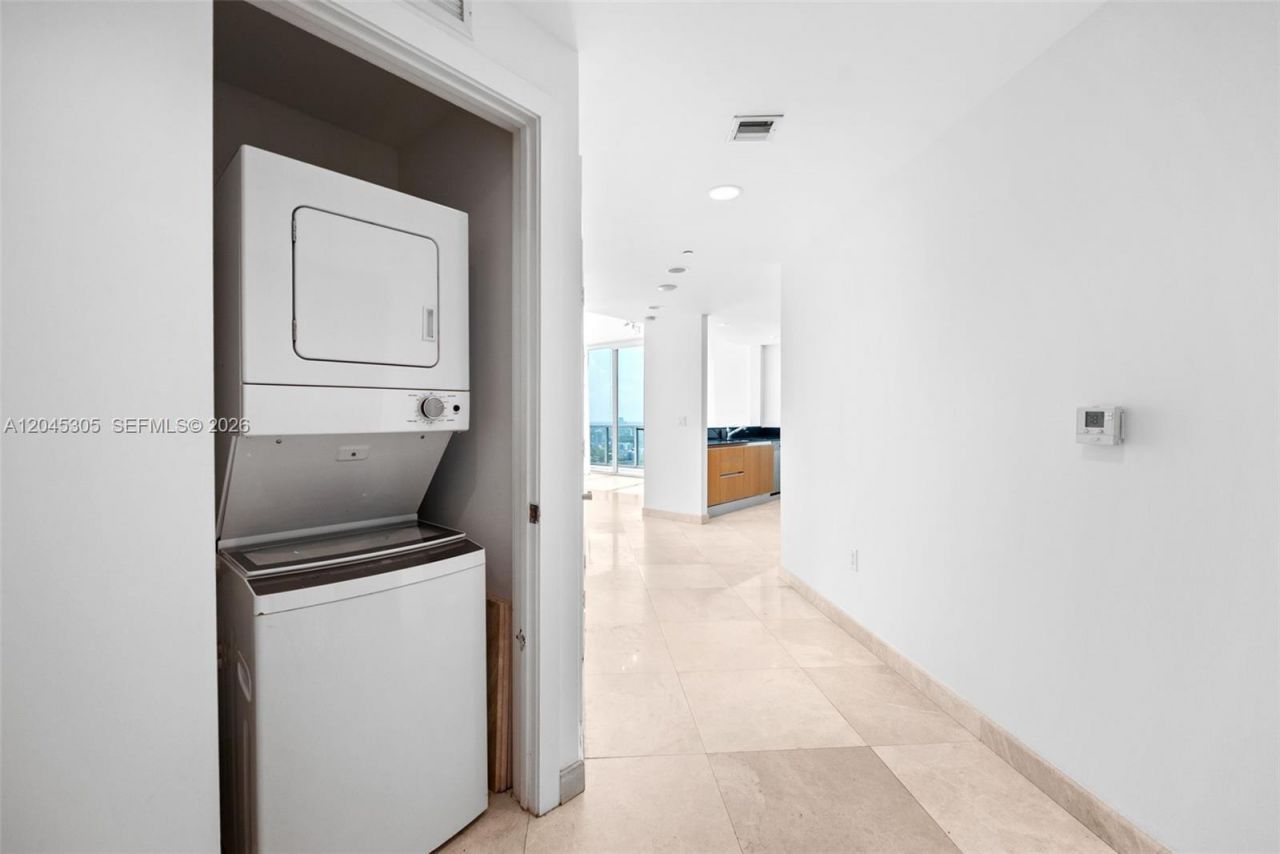 1050 Brickell Ave , Unit 3314, Miami, FL 33131 Photo