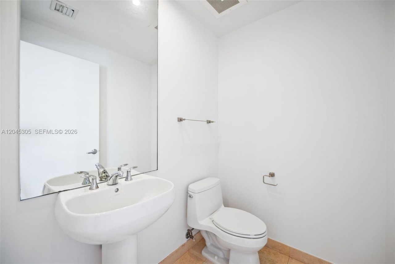 1050 Brickell Ave , Unit 3314, Miami, FL 33131 Photo