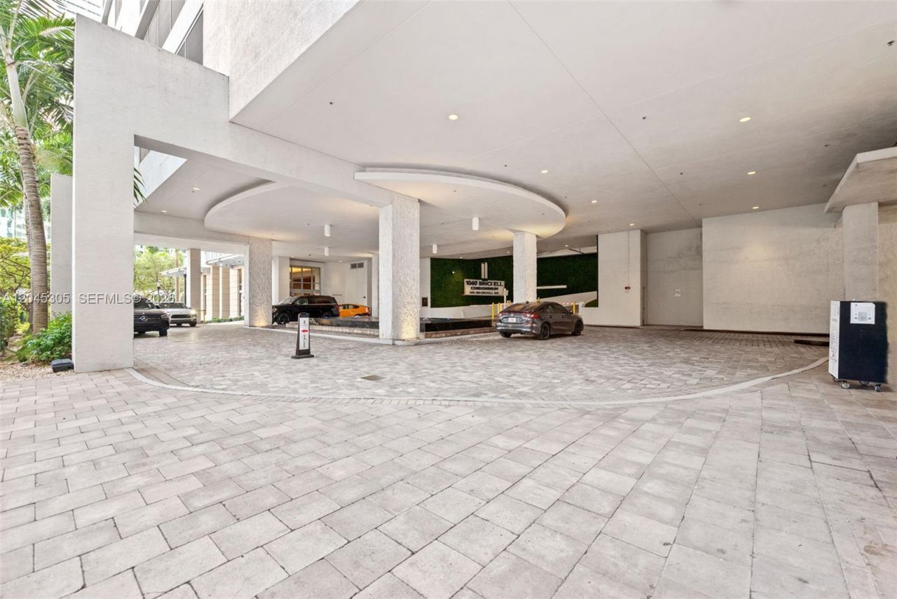 1050 Brickell Ave , Unit 3314, Miami, FL 33131 Photo