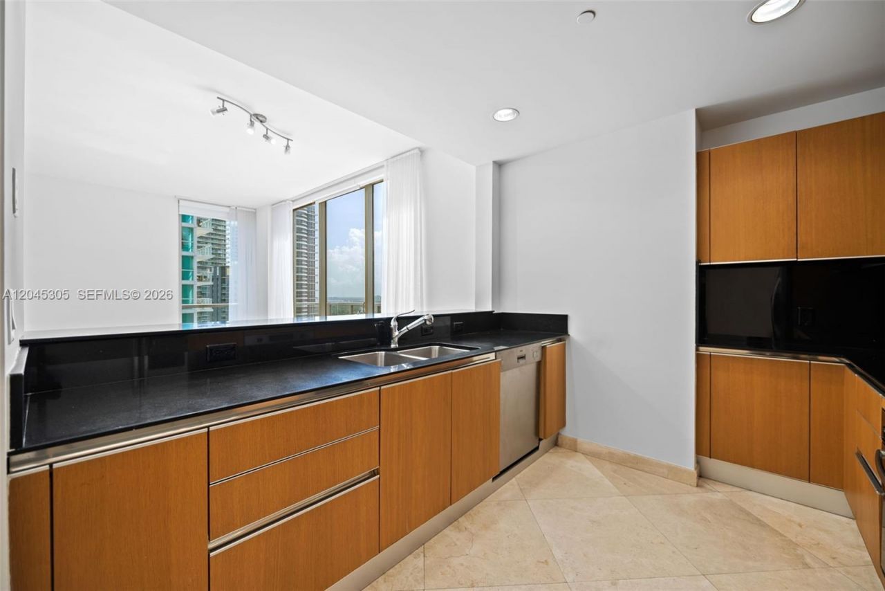 1050 Brickell Ave , Unit 3314, Miami, FL 33131 Photo