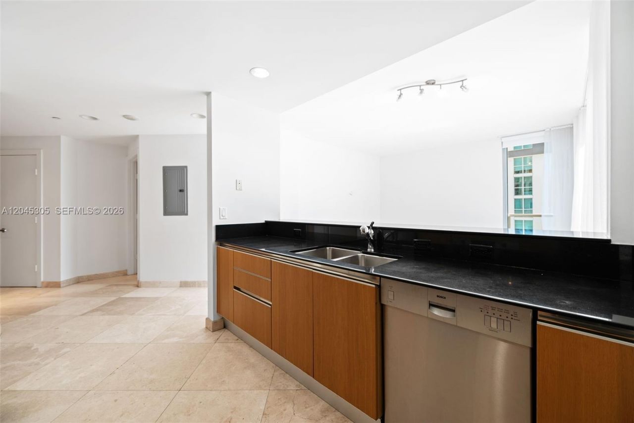 1050 Brickell Ave , Unit 3314, Miami, FL 33131 Photo