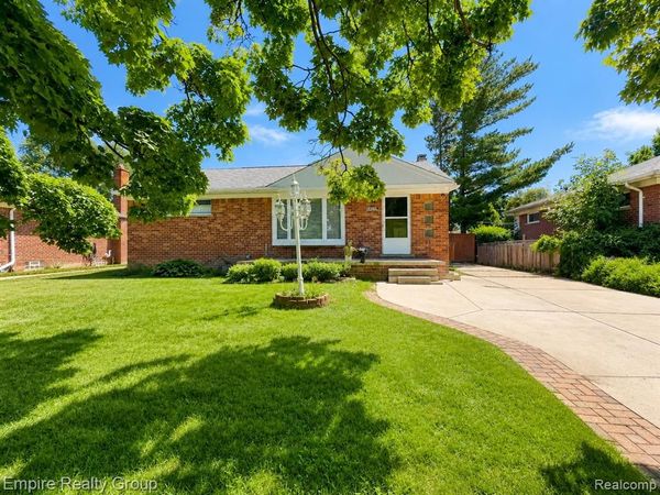 905 N Esplanade Street, Mt. Clemens, MI 48043
