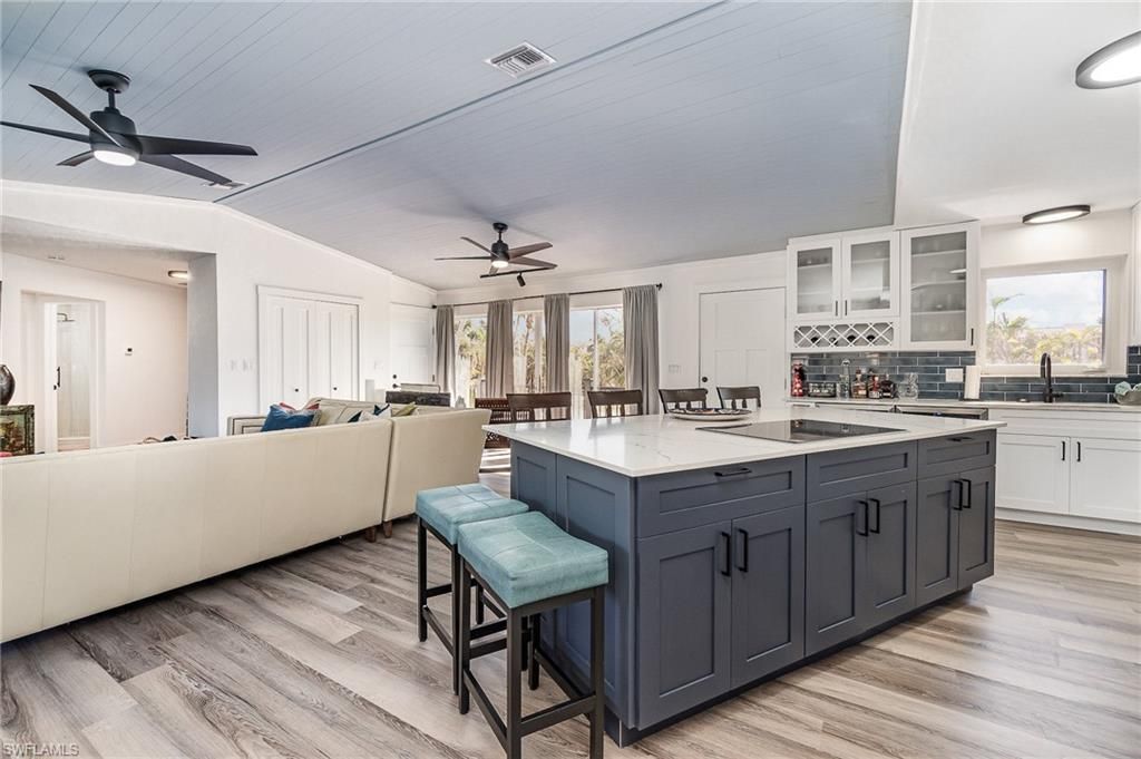 1720 Middle Gulf Dr, Sanibel, FL 33957 Photo
