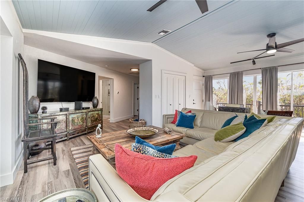 1720 Middle Gulf Dr, Sanibel, FL 33957 Photo