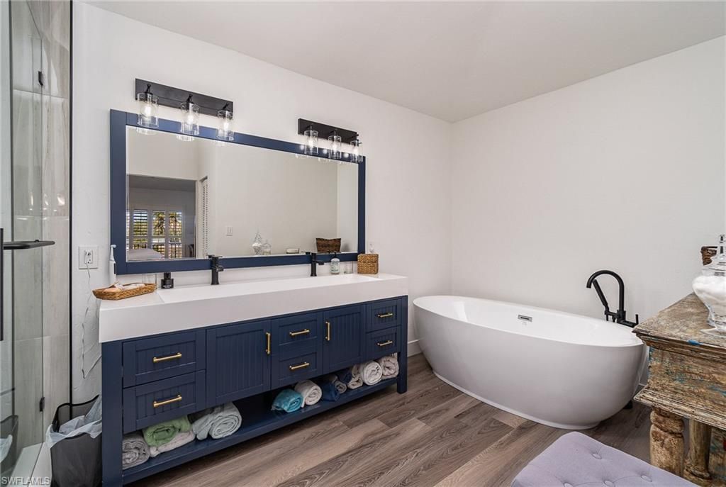 1720 Middle Gulf Dr, Sanibel, FL 33957 Photo