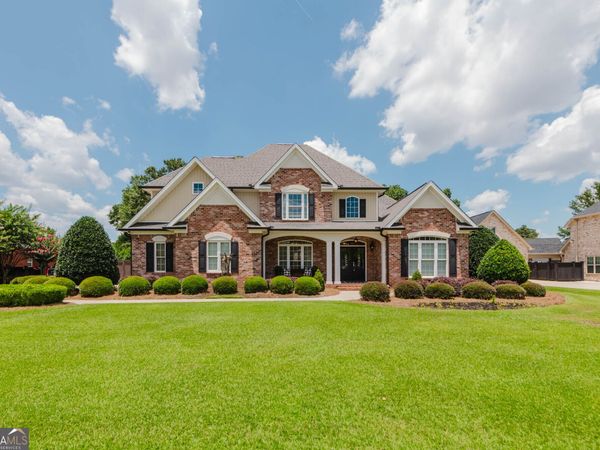 402 Avondale Circle, Warner Robins, GA 31088