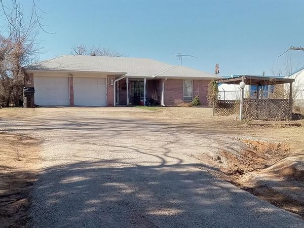 3129 Janet Lane, Harrah, OK 73045