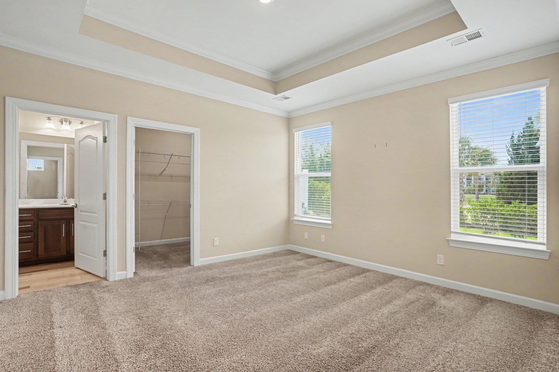 405 Goldenrod Circle Photo 17