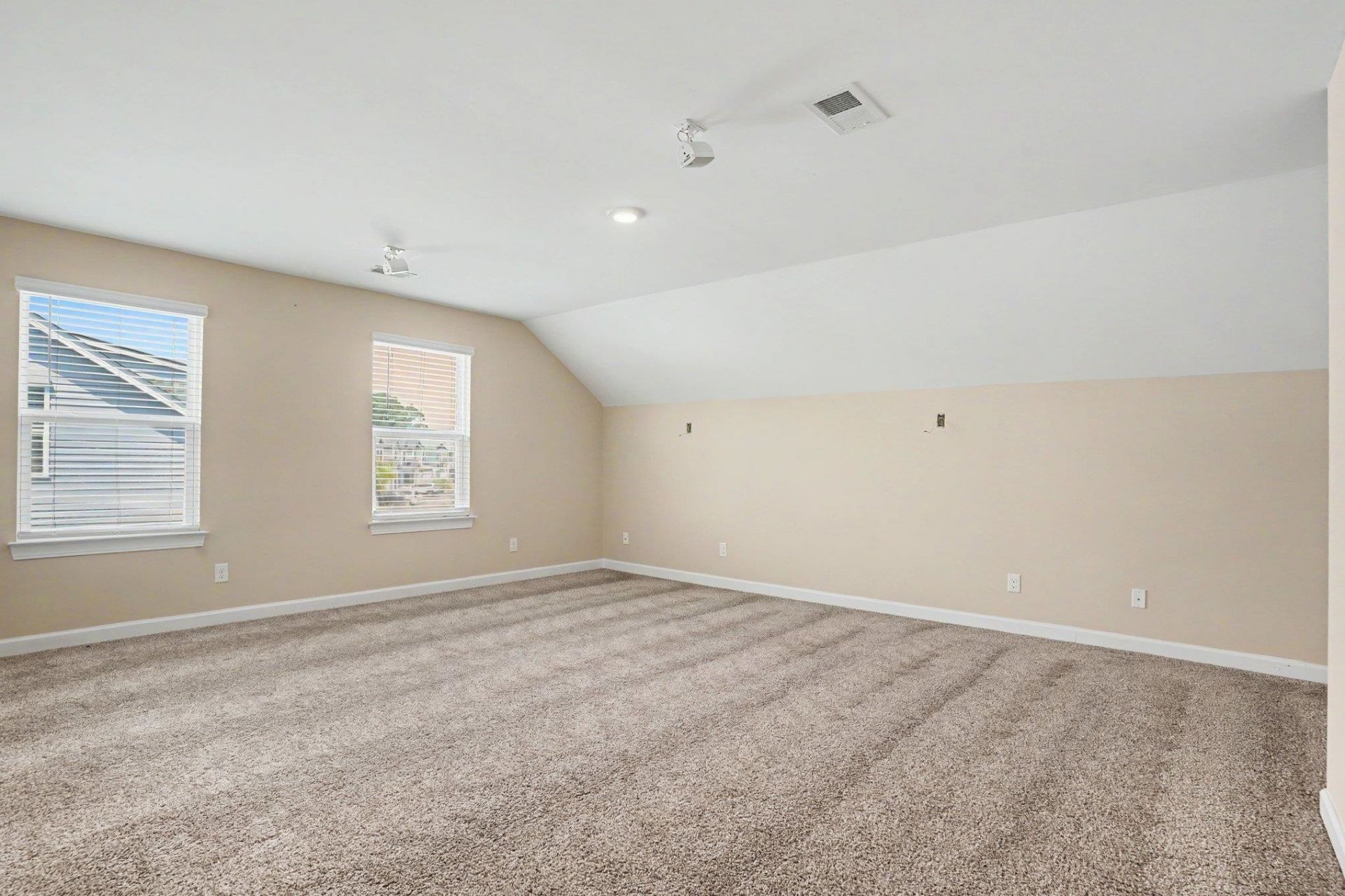 405 Goldenrod Circle Photo 21