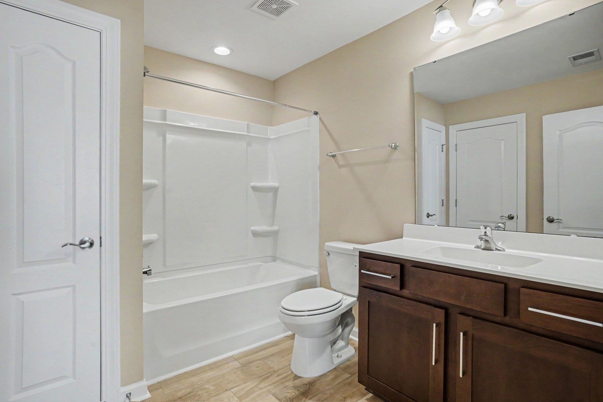 405 Goldenrod Circle Photo 23