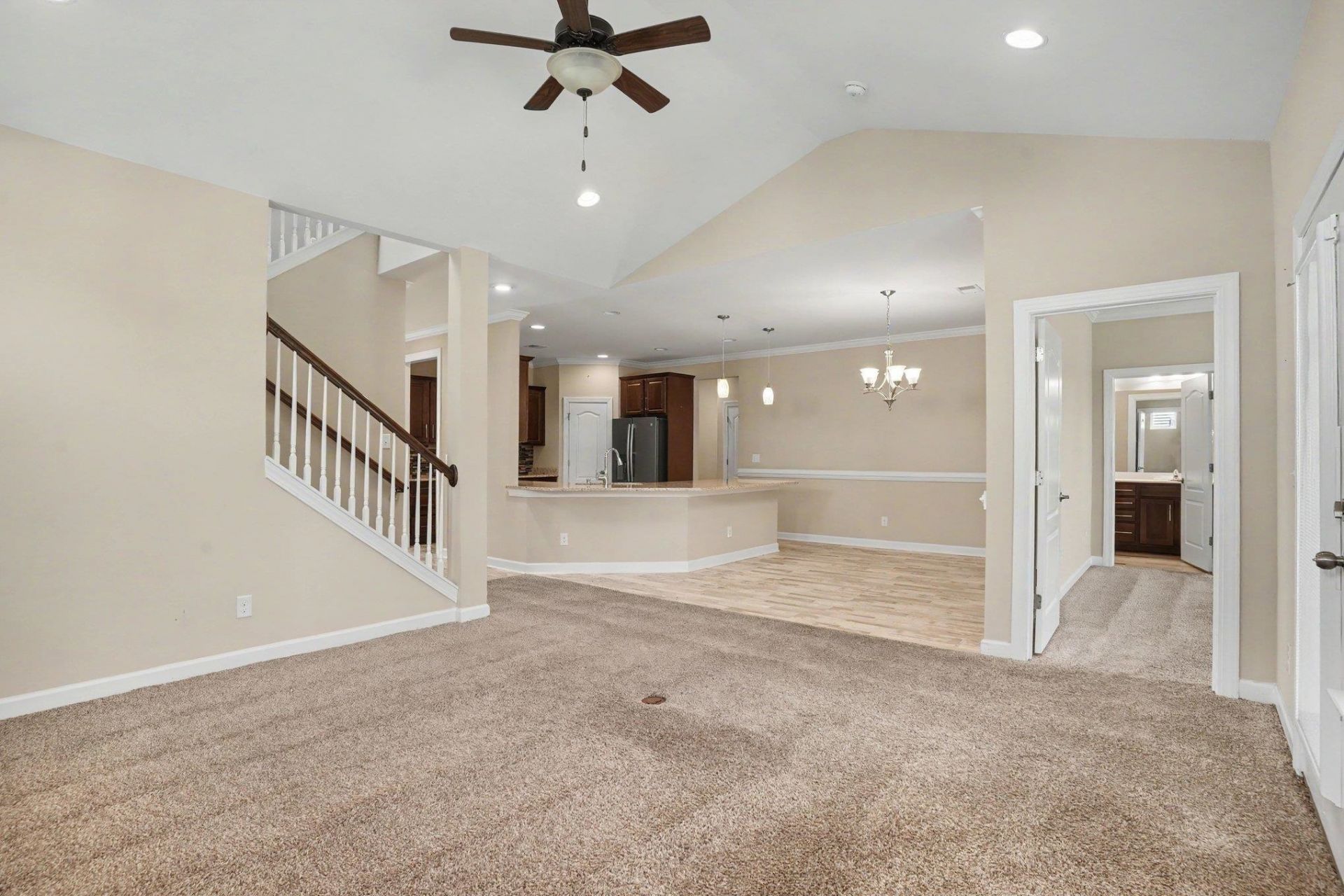 405 Goldenrod Circle Photo 8
