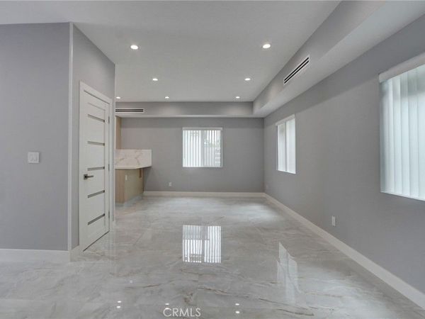 7744 Ostrom Avenue, Lake Balboa, CA 91406