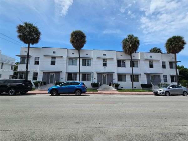801 8th St , Unit 201, Miami Beach, FL 33139