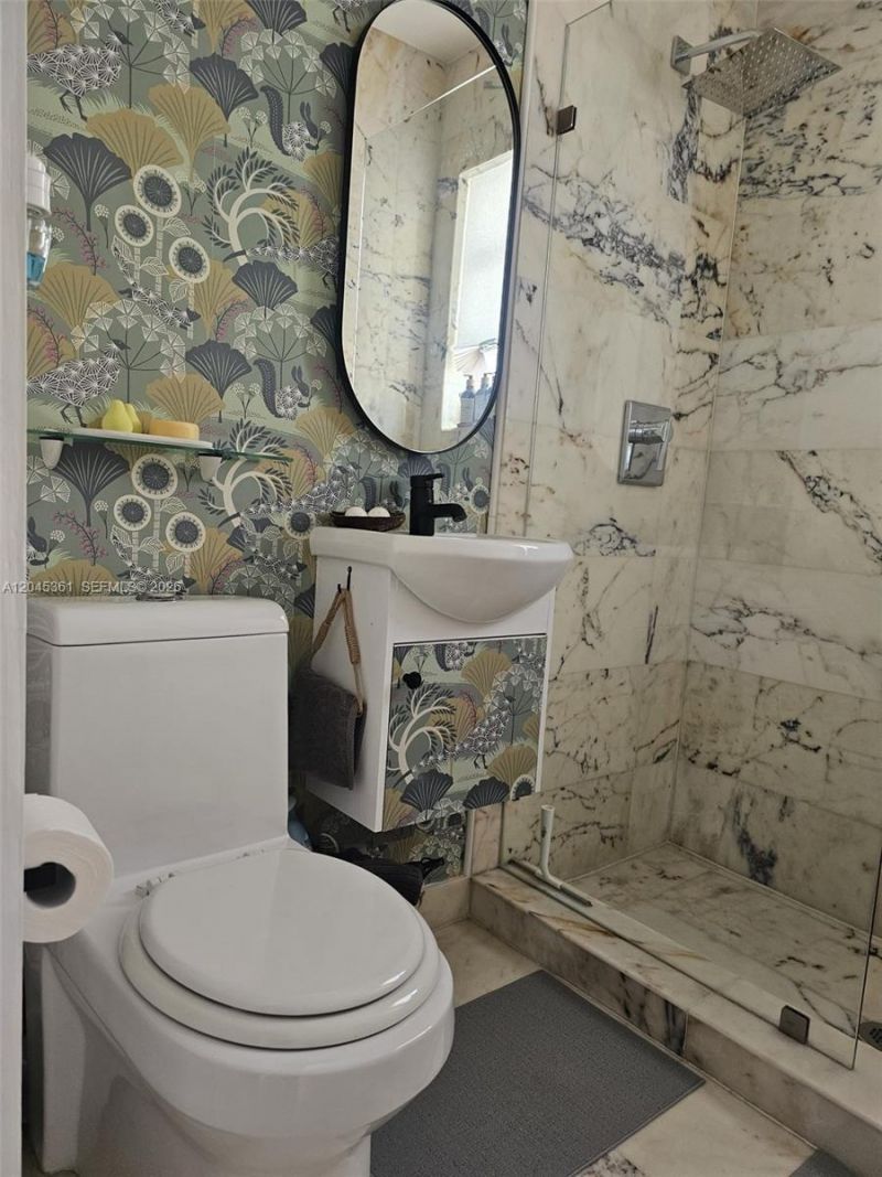 801 8th St , Unit 201, Miami Beach, FL 33139 Photo