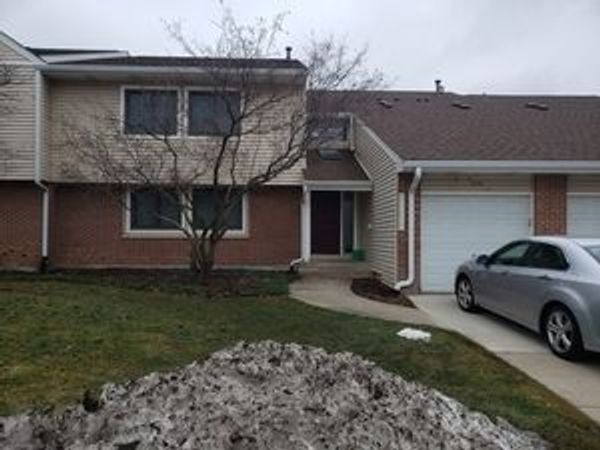 1068 Pine Tree Circle , Unit 1068, Buffalo Grove, IL 60089