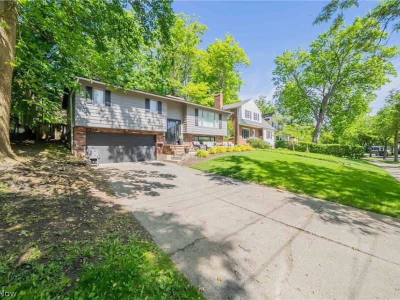 2314 Lyndway Road, Beachwood, OH 44122 Photo 2