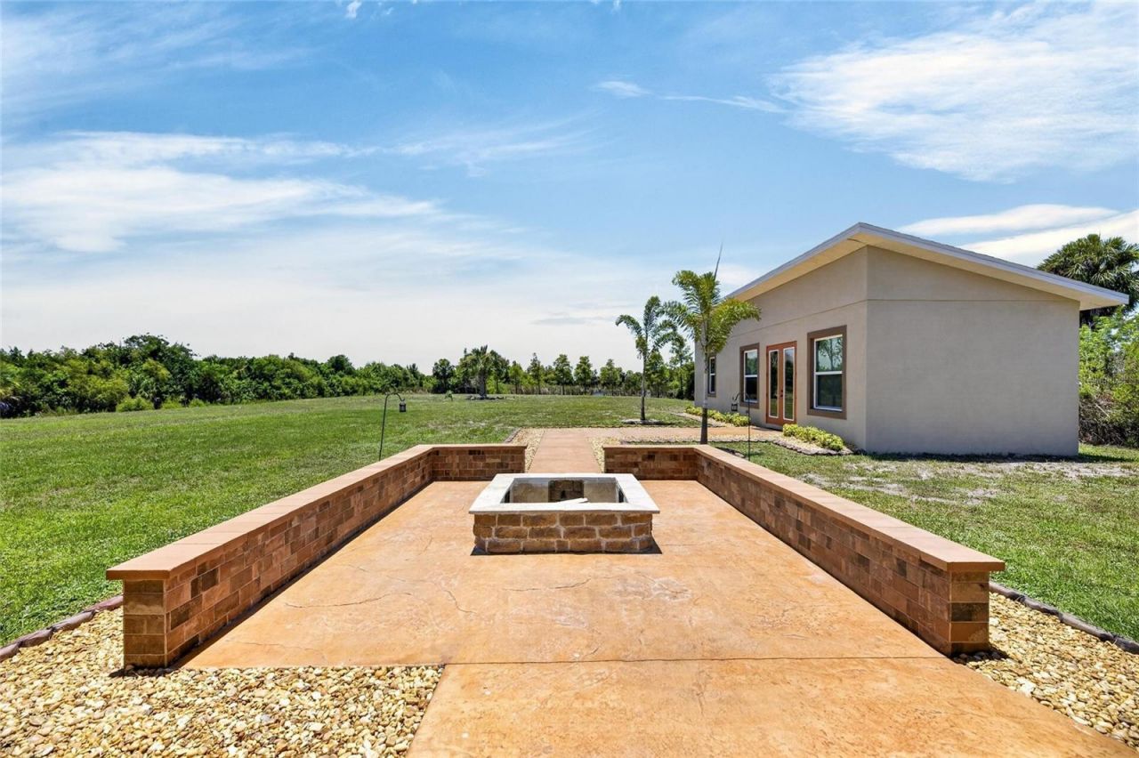 3016 Smilodon Trail, Ruskin, FL 33570 Photo