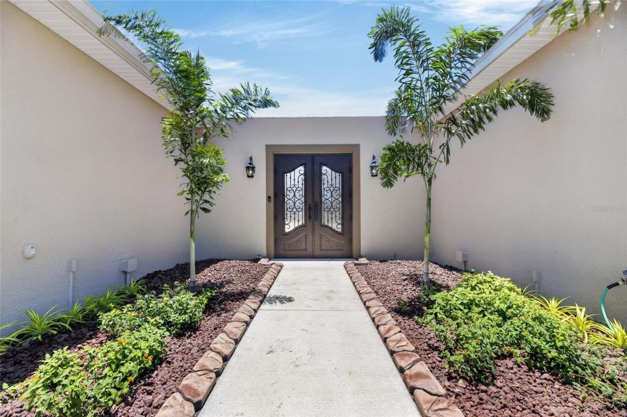 3016 Smilodon Trail, Ruskin, FL 33570 Photo
