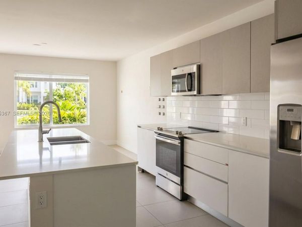 2535 NE 193rd St , Unit 3104, Miami, FL 33180