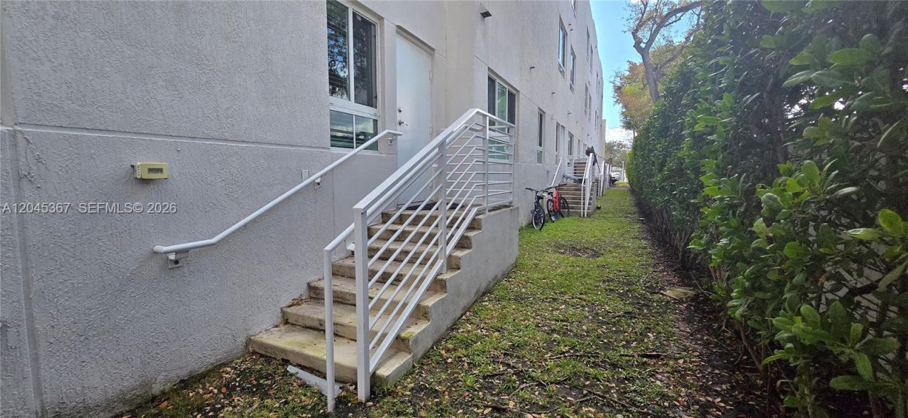 2535 NE 193rd St , Unit 3104, Miami, FL 33180 Photo