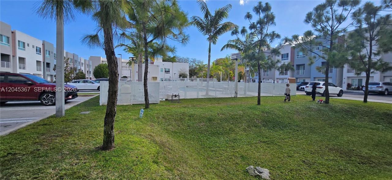 2535 NE 193rd St , Unit 3104, Miami, FL 33180 Photo