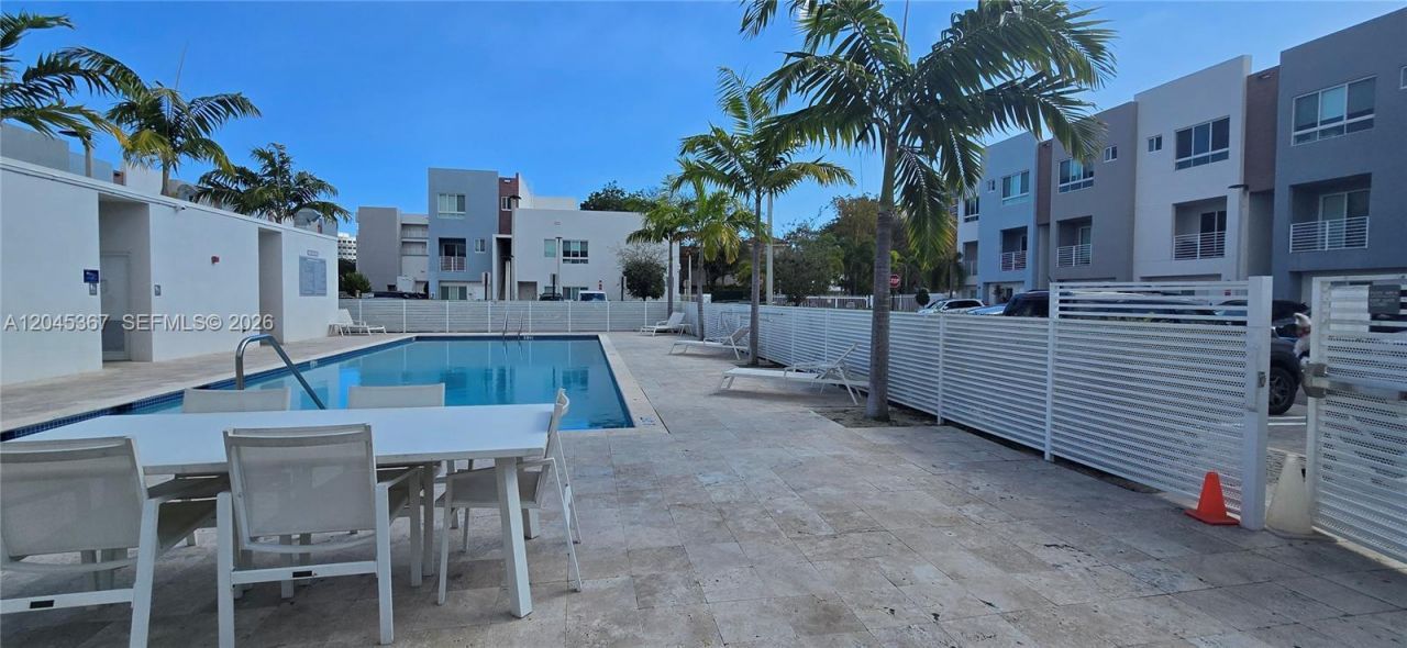 2535 NE 193rd St , Unit 3104, Miami, FL 33180 Photo