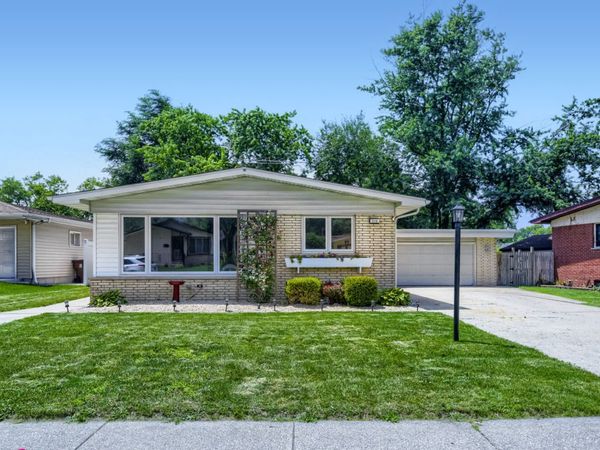510 N PARK Drive, Glenwood, IL 60425