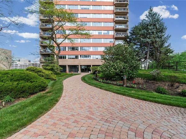2510 Grand Boulevard, Unit 2701, Kansas City, MO 64108