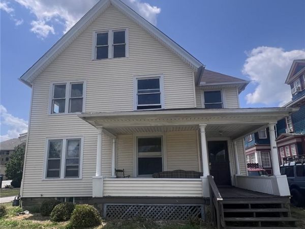 611 West Avenue , Elyria, OH 44035