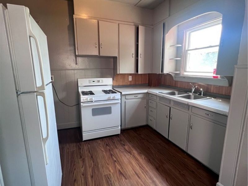 611 West Avenue, Elyria, OH 44035 Photo 10