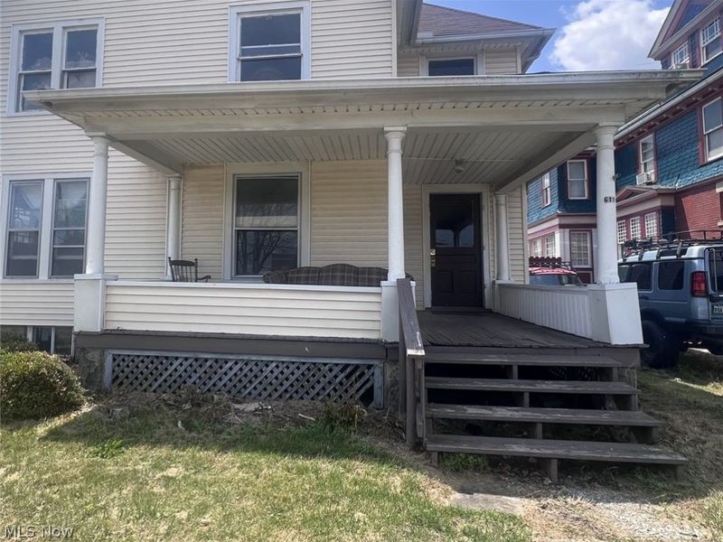 611 West Avenue, Elyria, OH 44035 Photo 2
