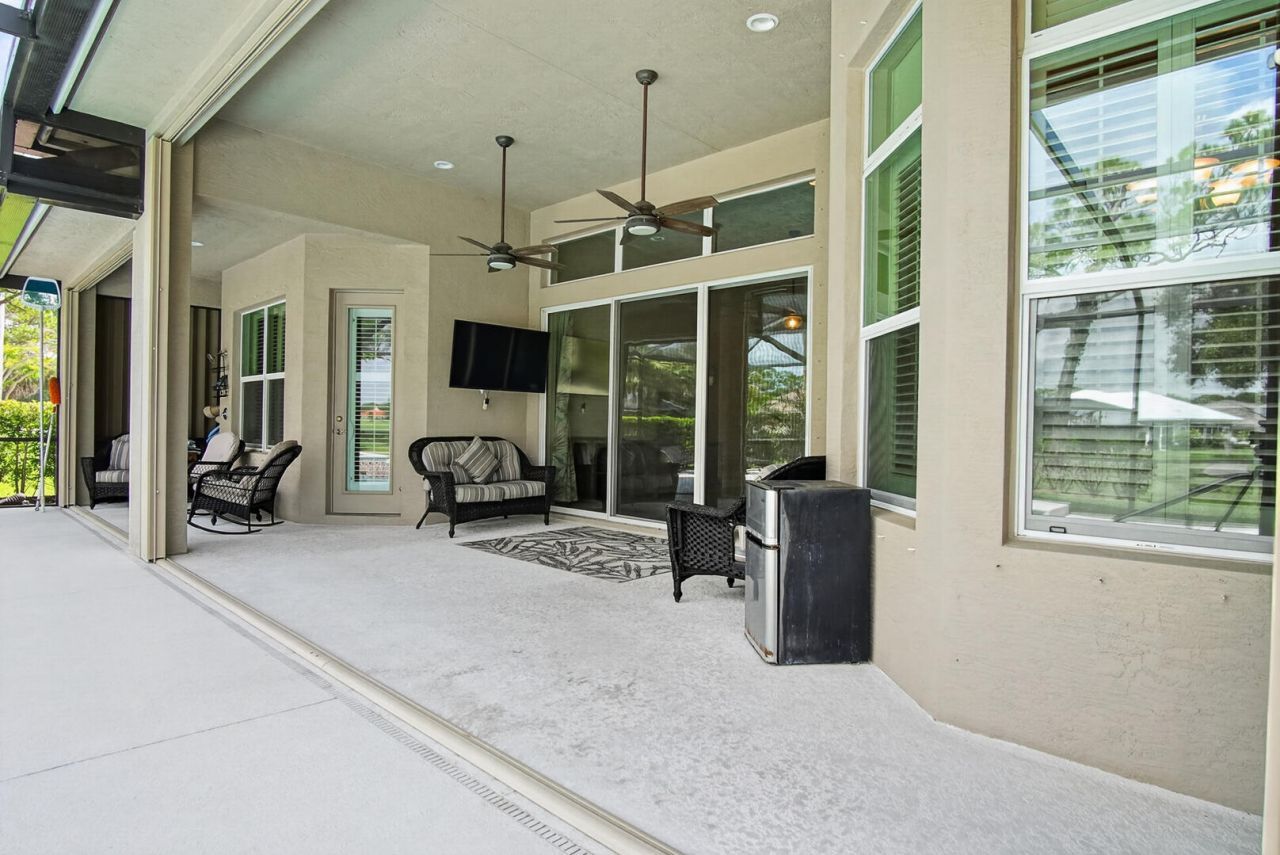 9431 Meadowood Drive, Fort Pierce, FL 34951 Photo