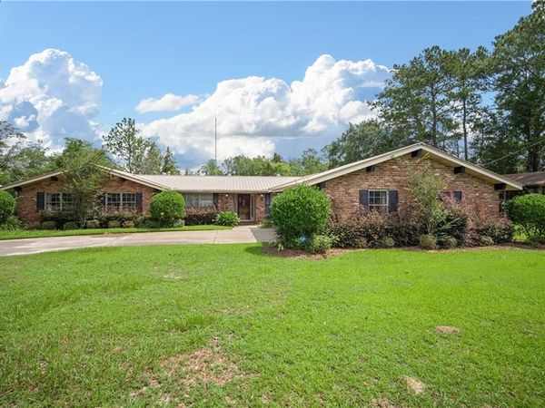 240 E Baratara Drive, Mobile, AL 36611