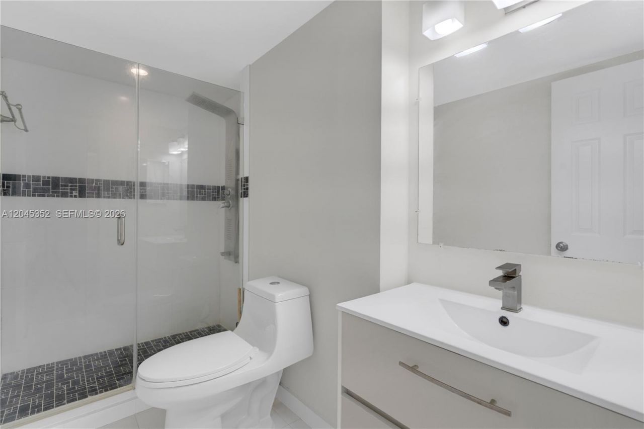 7928 West Dr , Unit 606, North Bay Village, FL 33141 Photo