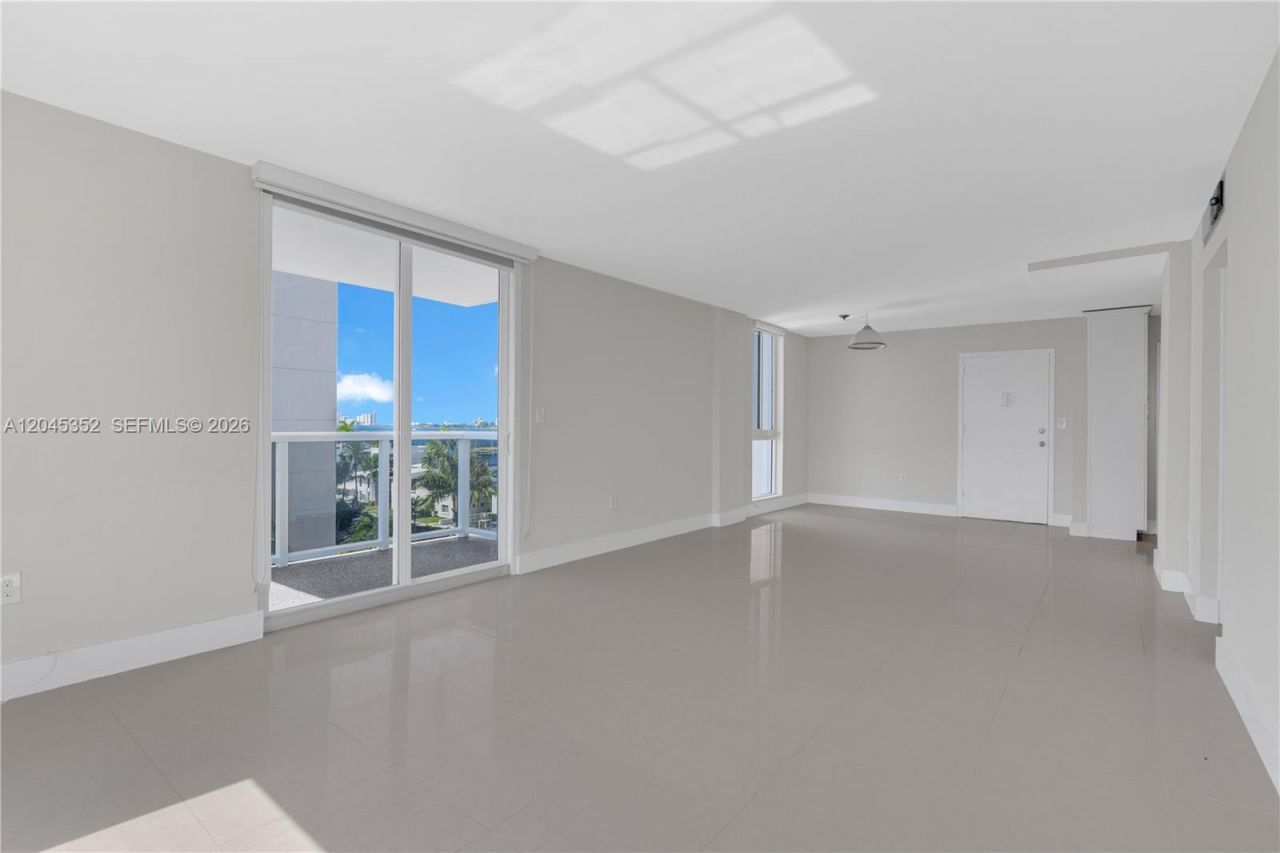 7928 West Dr , Unit 606, North Bay Village, FL 33141 Photo