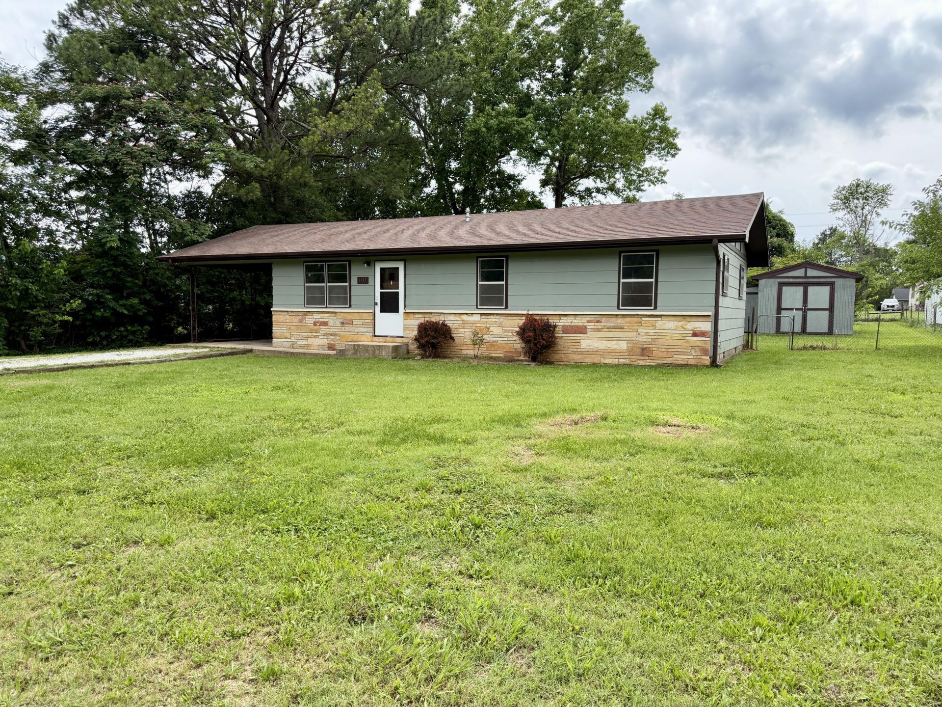 1937 Lynn Drive, West Plains, MO 65775 Main Photo