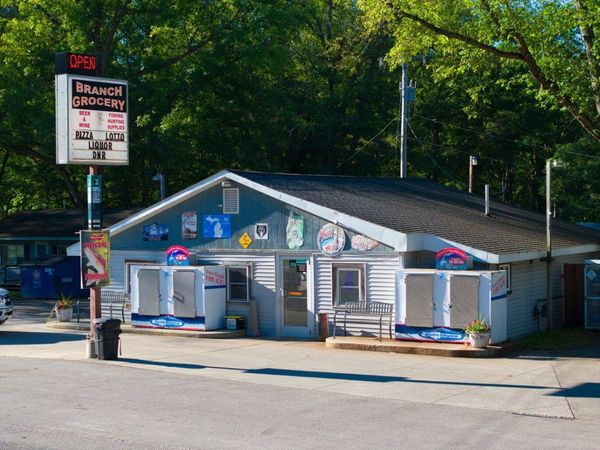 9445 US 10, Branch, MI 49402
