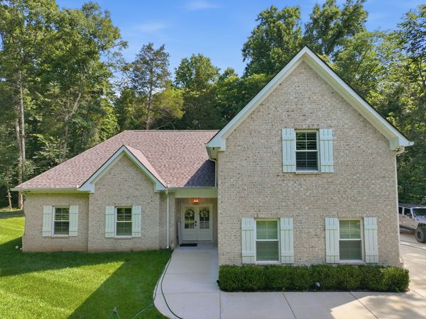 1304 Summer Station Dr , Chapel Hill, TN 37034