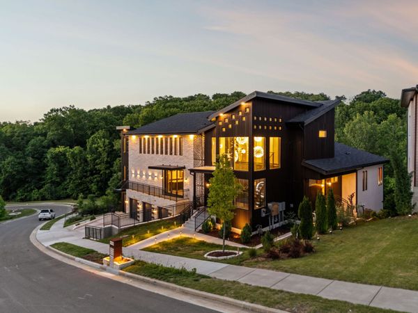 5824 Woodland Hills Dr , Nashville, TN 37211