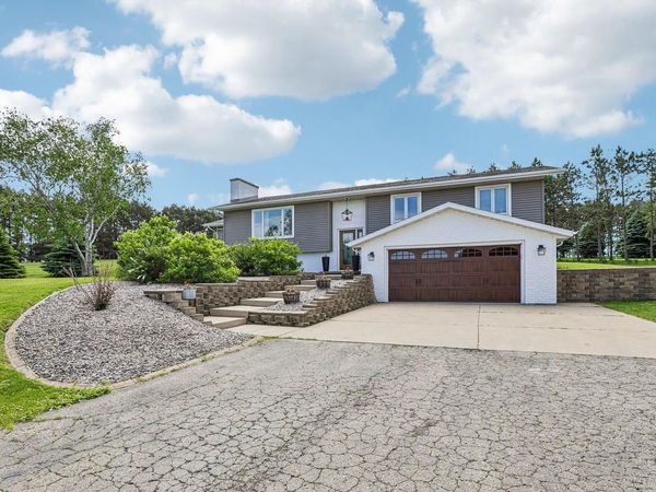 1979 Yelk Drive, Marshall, WI 53559