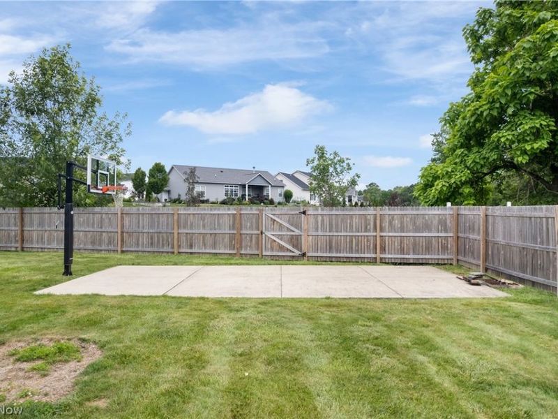 7919 Windbur Circle NW, North Canton, OH 44720 Photo 5