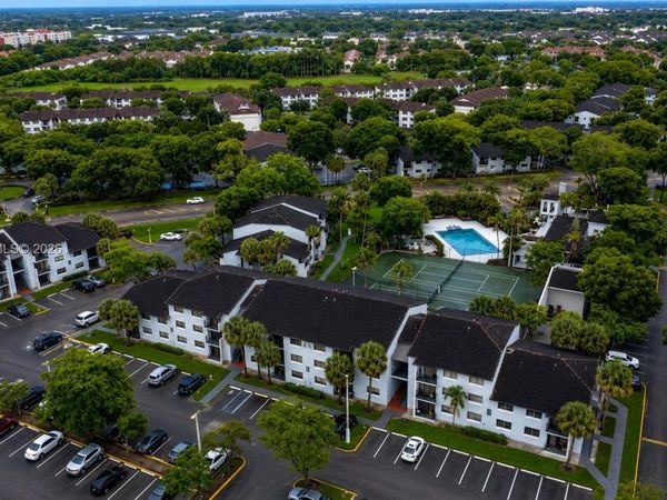 7090 NW 179th St, Unit 108, Hialeah, FL 33015