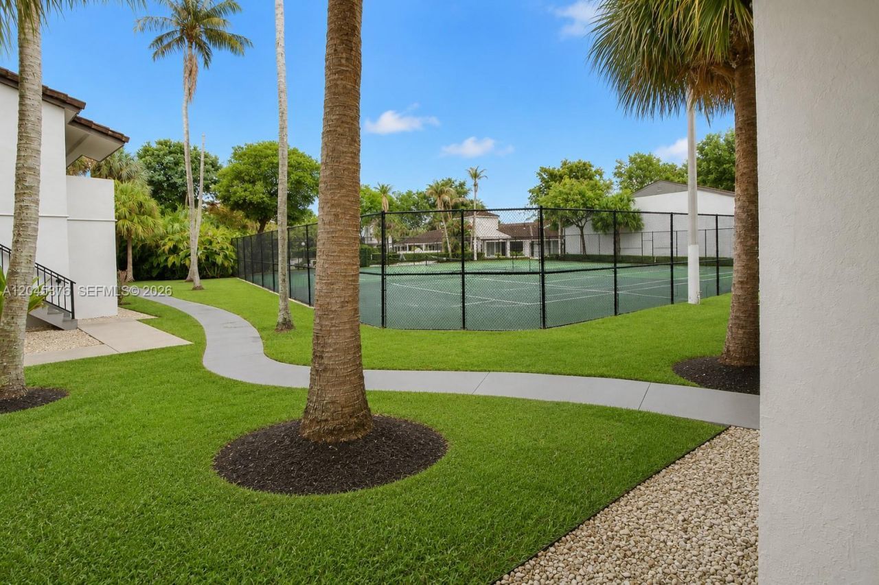7090 NW 179th St , Unit 108, Hialeah, FL 33015 Photo