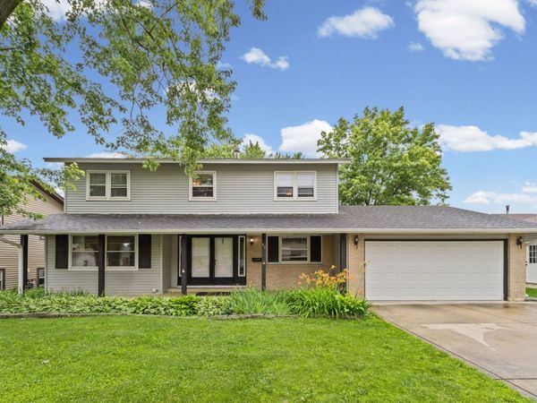 91 Kendal Road , Elk Grove Village, IL 60007