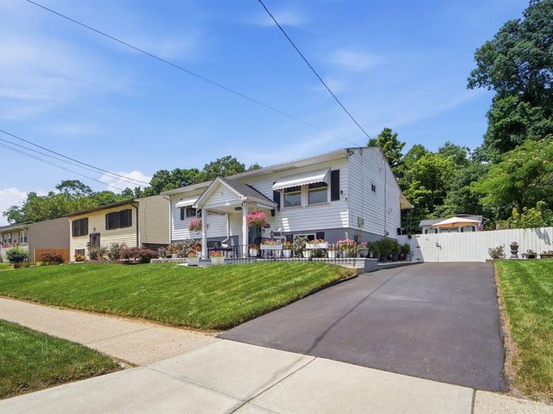2510 Berthbrook Drive, Colerain Township, OH 45231 Photo 2