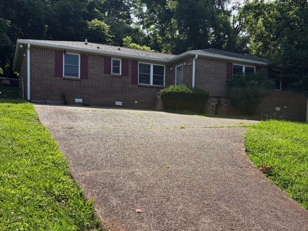443 Cedarmont Dr, Nashville, TN 37211