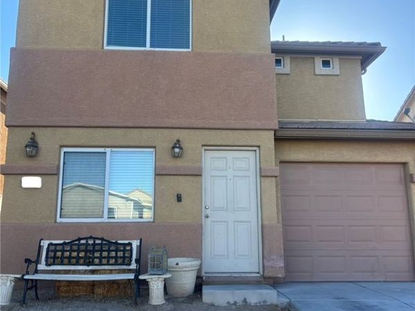 5271 Los Pinos Street , Las Vegas, NV 89122