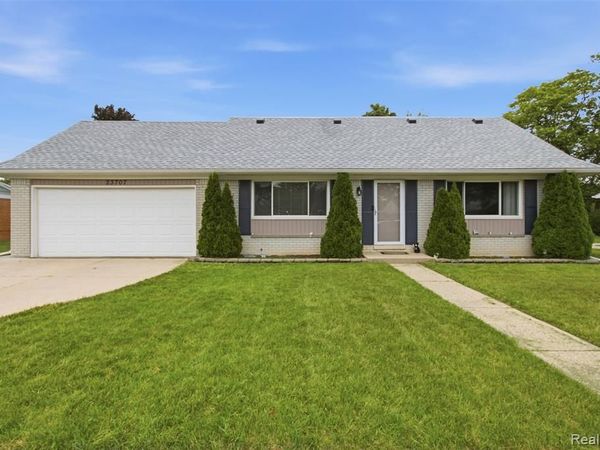 23707 Thornton Street, Clinton Twp, MI 48035