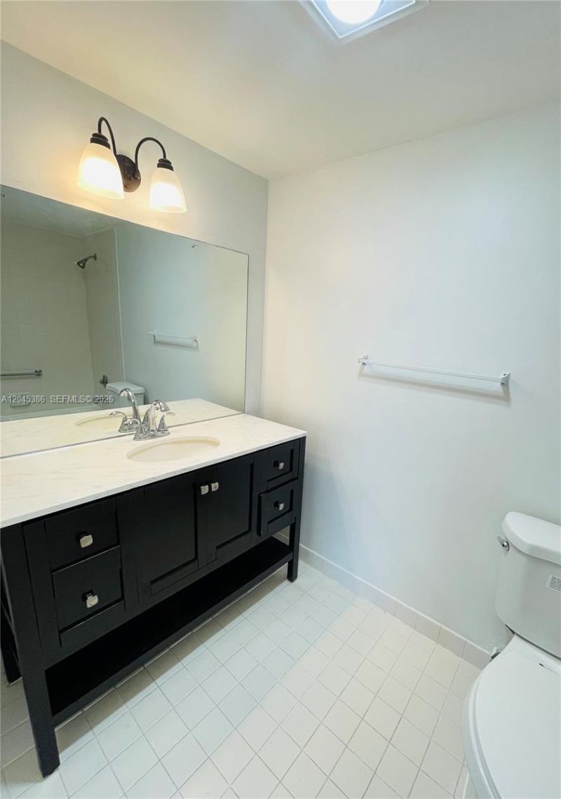 919 Hillcrest Dr , Unit 302, Hollywood, FL 33021 Photo